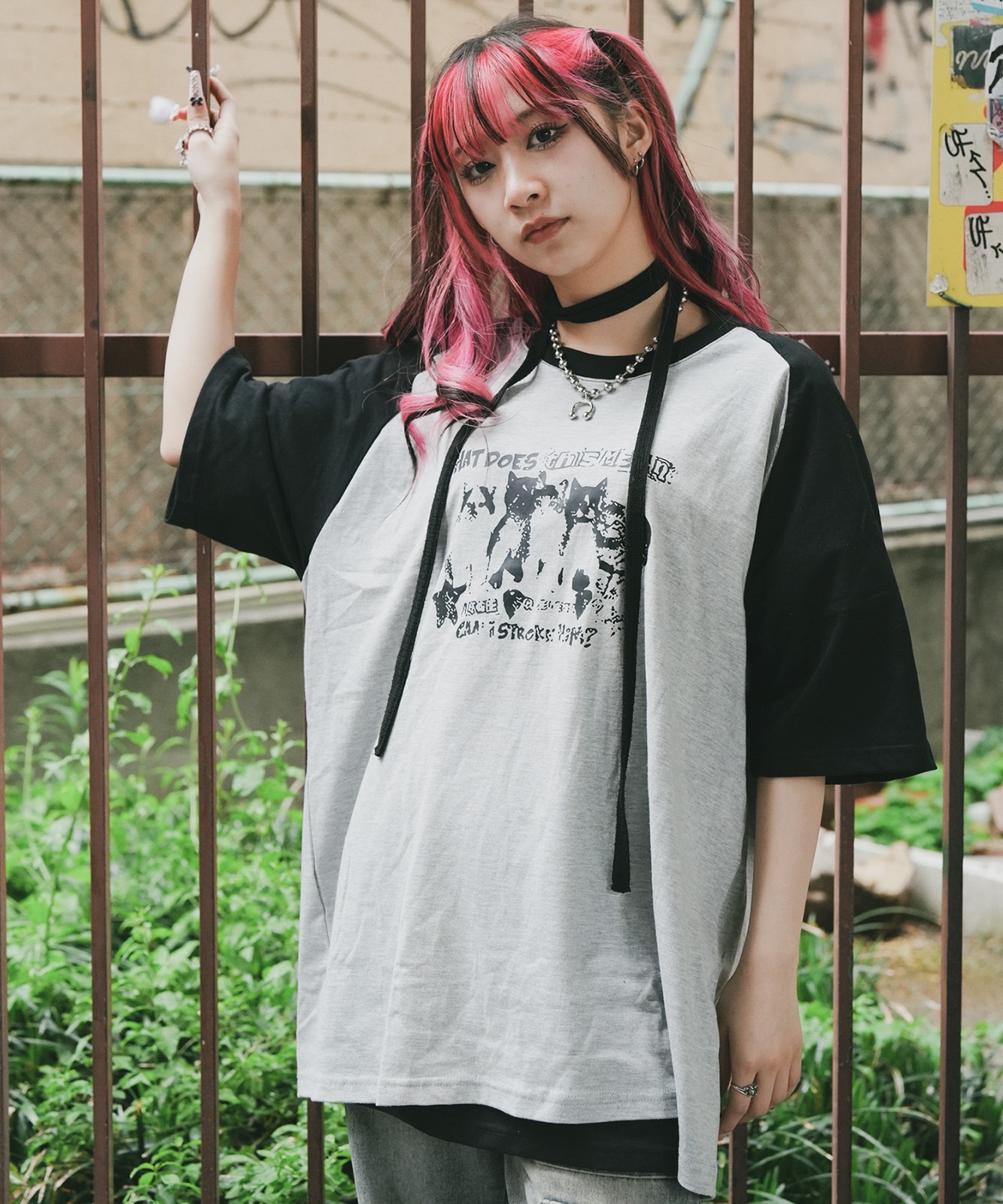 DEVICE select 猫ミーム キャット Y2K ロゴ グラフィック ルーズ ラグラン Tシャツ ノームコア メンズ レディース