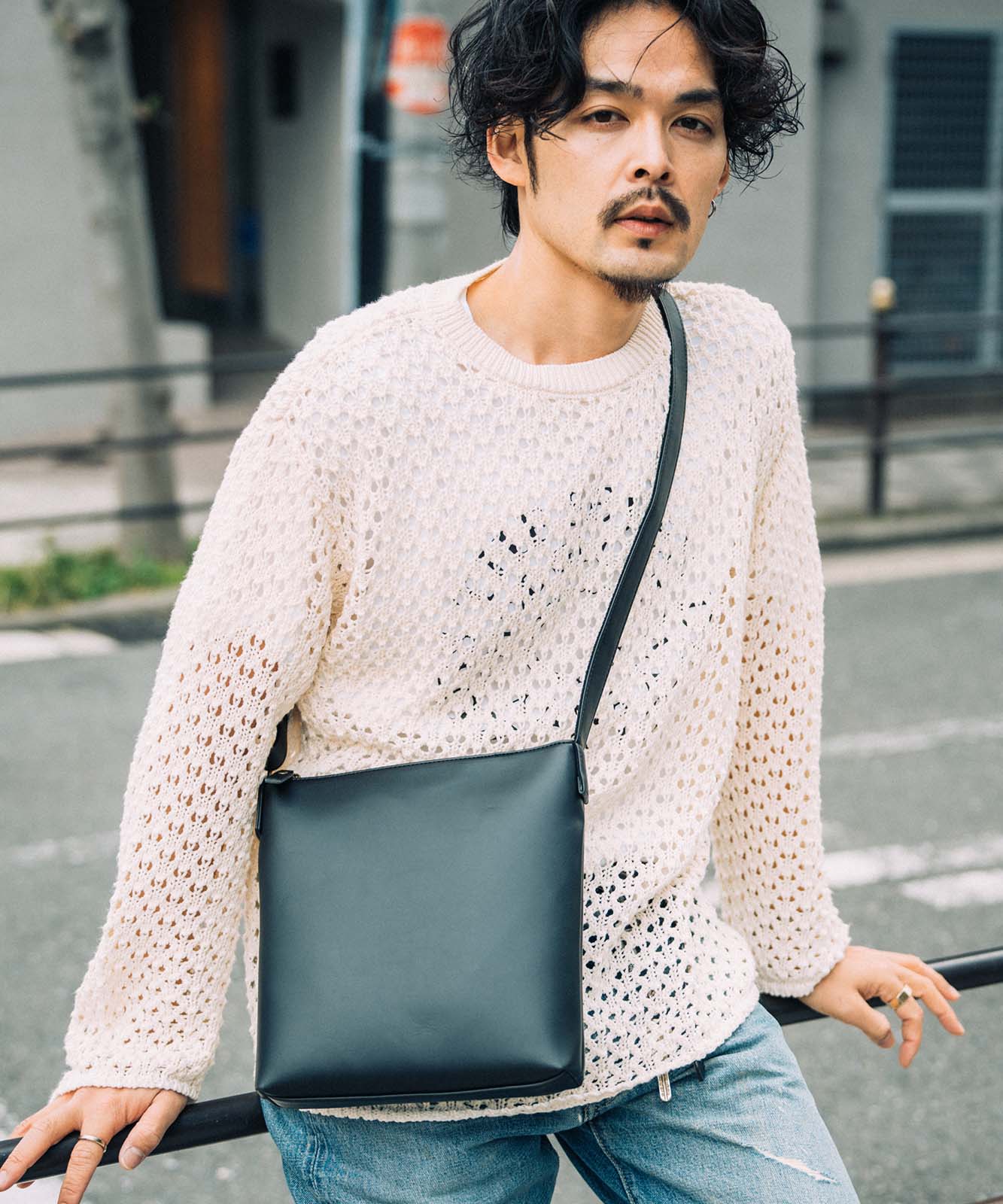 DEVICE フェイクレザー ゴールドカラー ショルダーバッグ