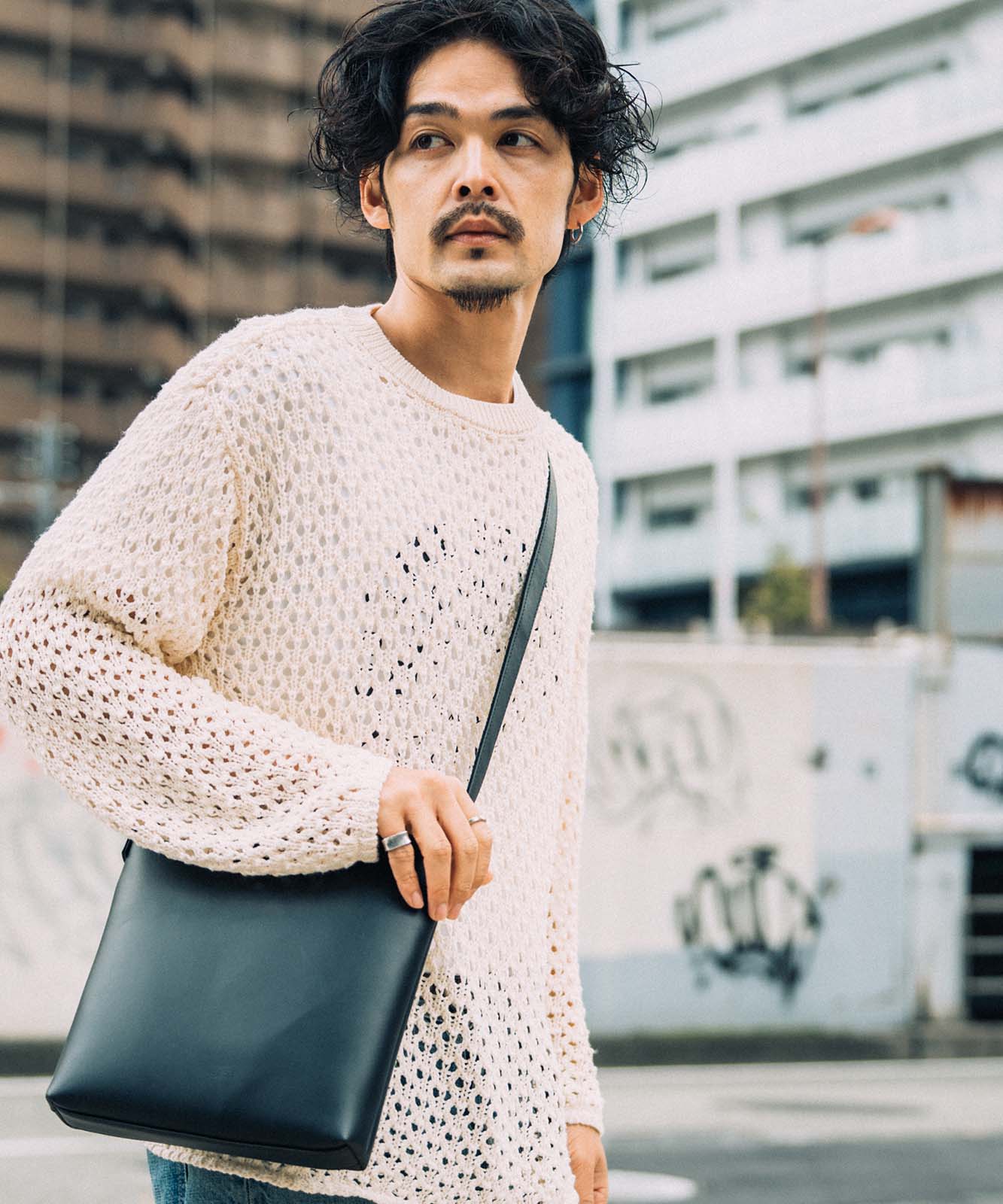 DEVICE フェイクレザー ゴールドカラー ショルダーバッグ