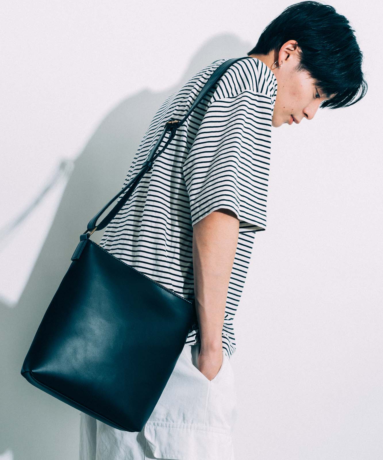 DEVICE フェイクレザー ゴールドカラー ショルダーバッグ DSG23038