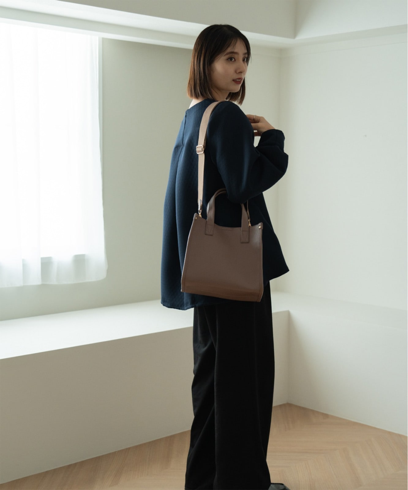 【 Rename 】 スクエア ミニ ボックス トートバッグ 本革 レザー レディース メンズ ユニセックス おしゃれ 高見え 上品 通勤 カジュアル 大人 女性 学生 RTL24010