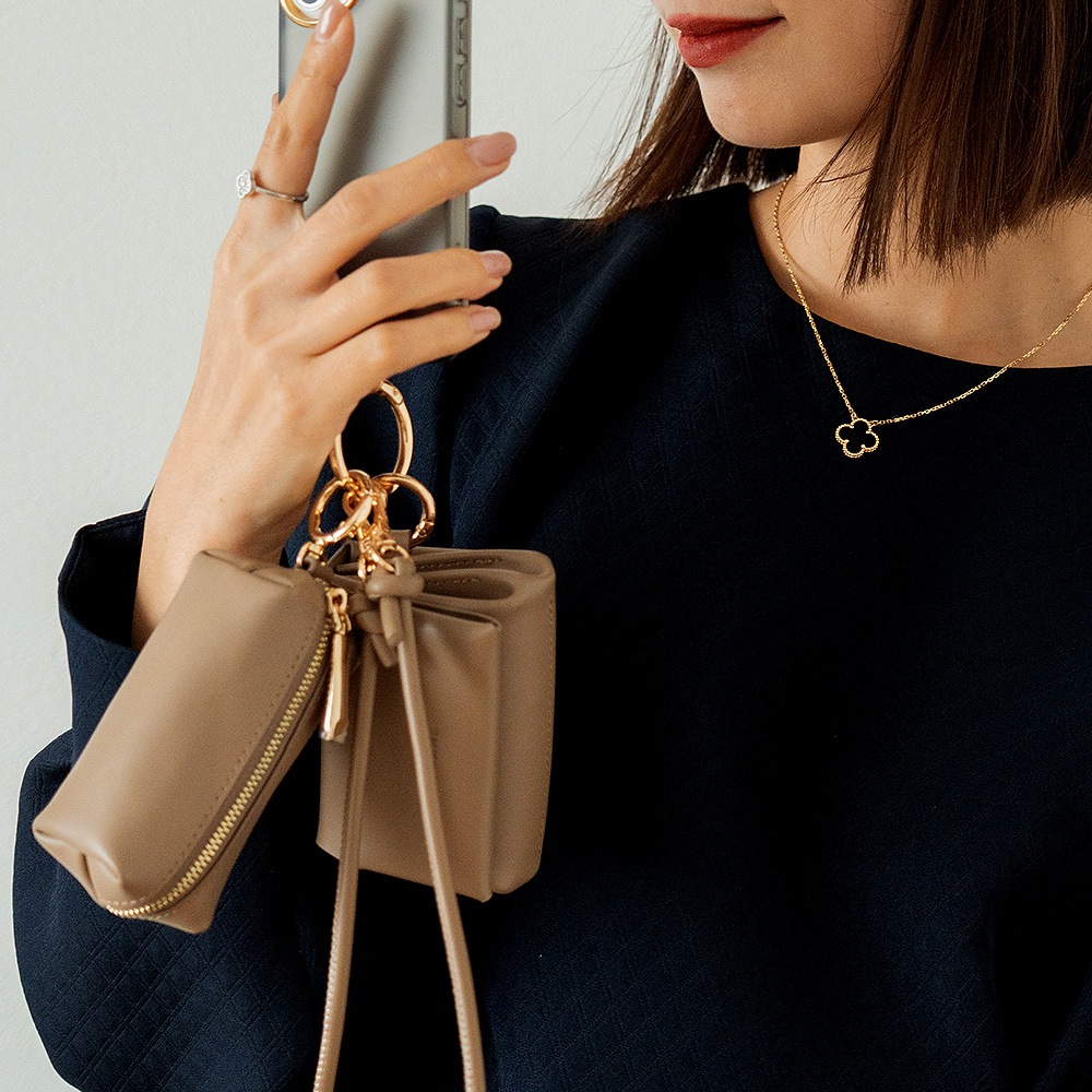 Rename 本革 マルチ ポーチ 