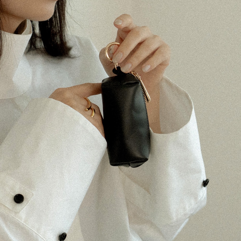 Rename 本革 マルチ ポーチ 