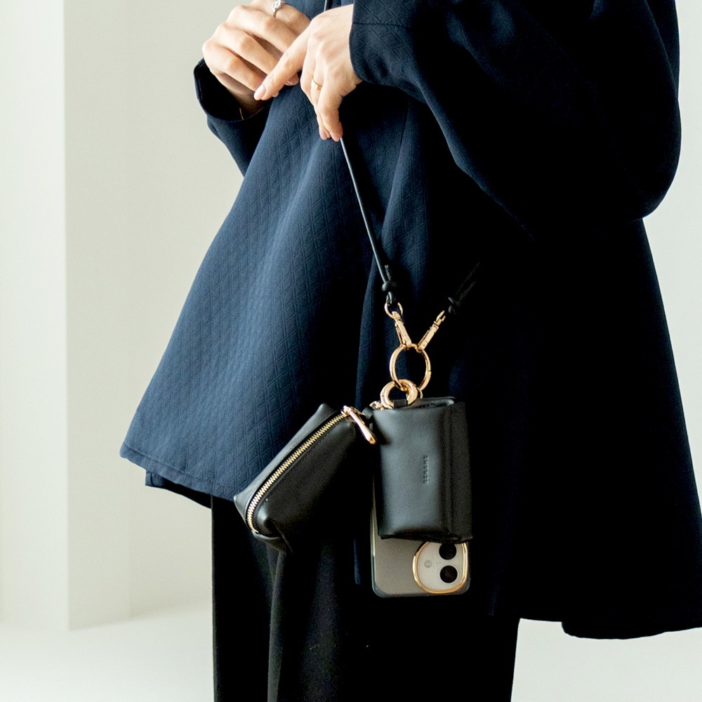 Rename 本革 マルチ ポーチ 