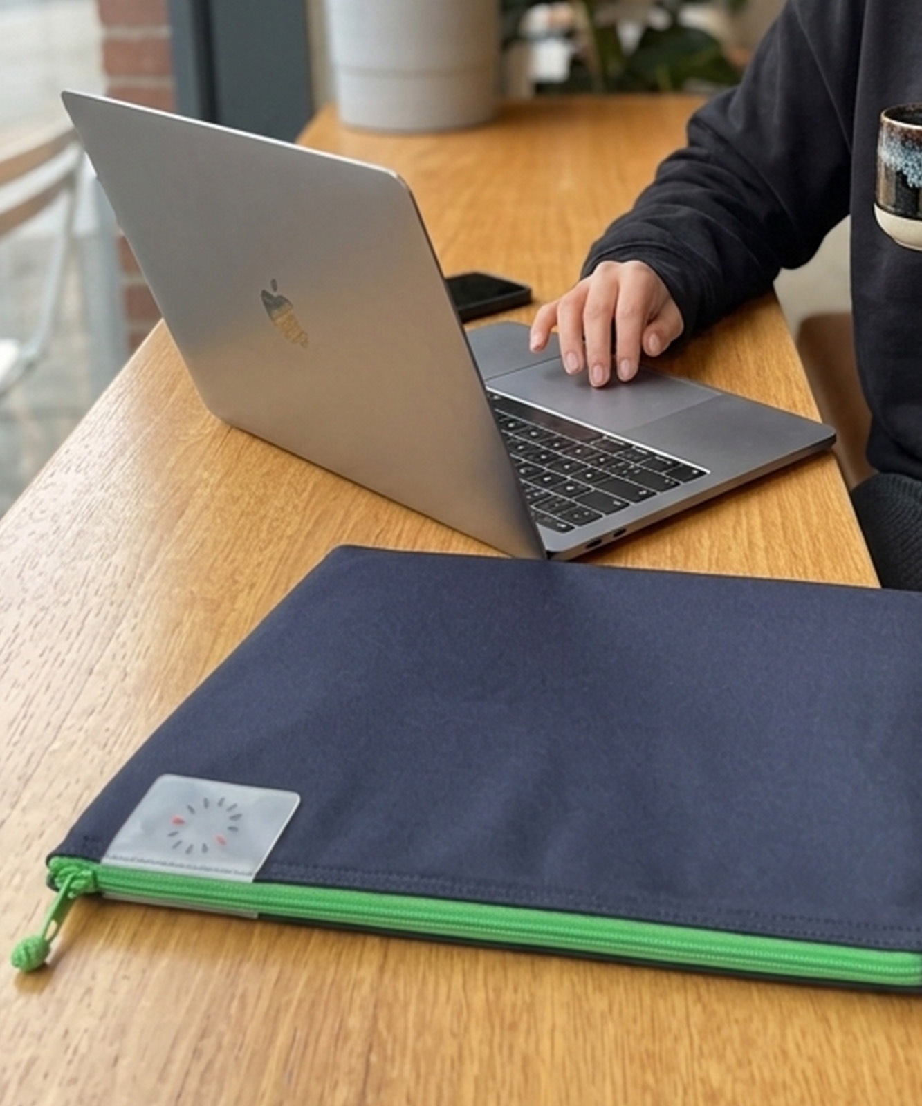 【 DEVICE select 】 サステナブル バイカラー PCスリーブケース パソコンケース 13インチ 14インチ A4 おしゃれ 韓国 メンズ レディース C192
