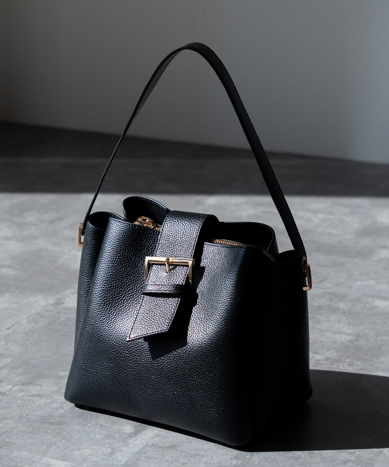 REAIMER フラップベルト 本革 ハンドバッグ REAIMER フラップベルト カウレザー ハンドバッグ ショルダー