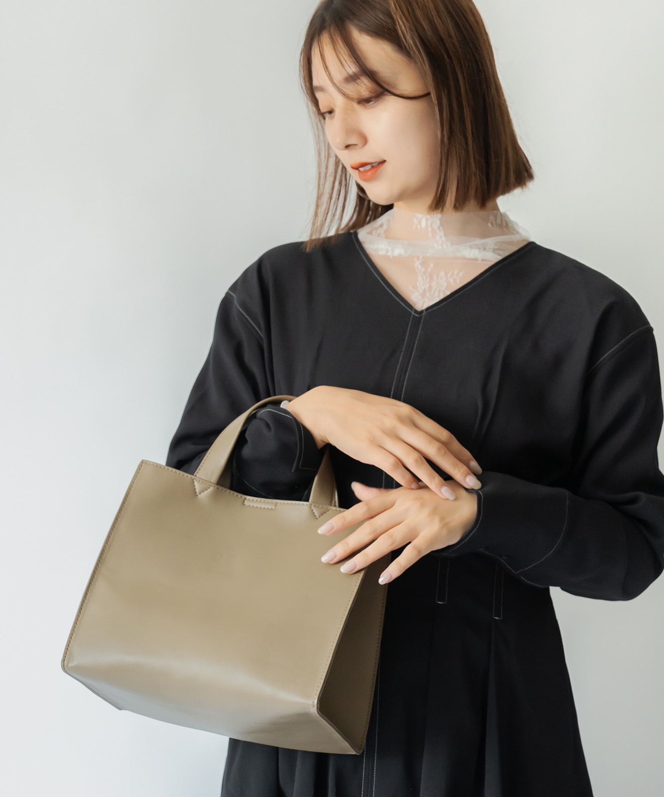 【 Rename 】 スクエア ミニトートバッグ フェイクレザー レディース メンズ ユニセックス おしゃれ 通勤 通学 ママ 学生 RTG22233