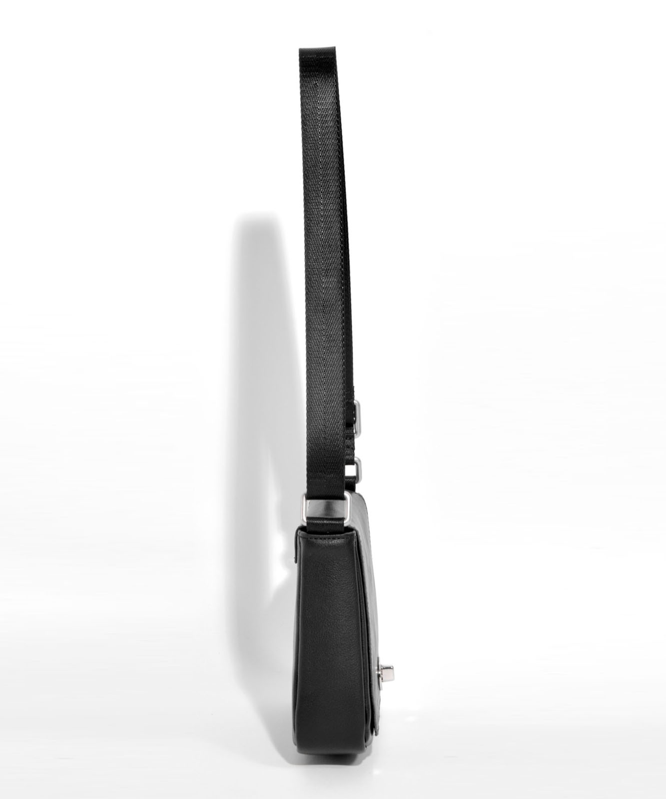 DEVICE＋ カウレザー フロントバックル ミニショルダーバッグ