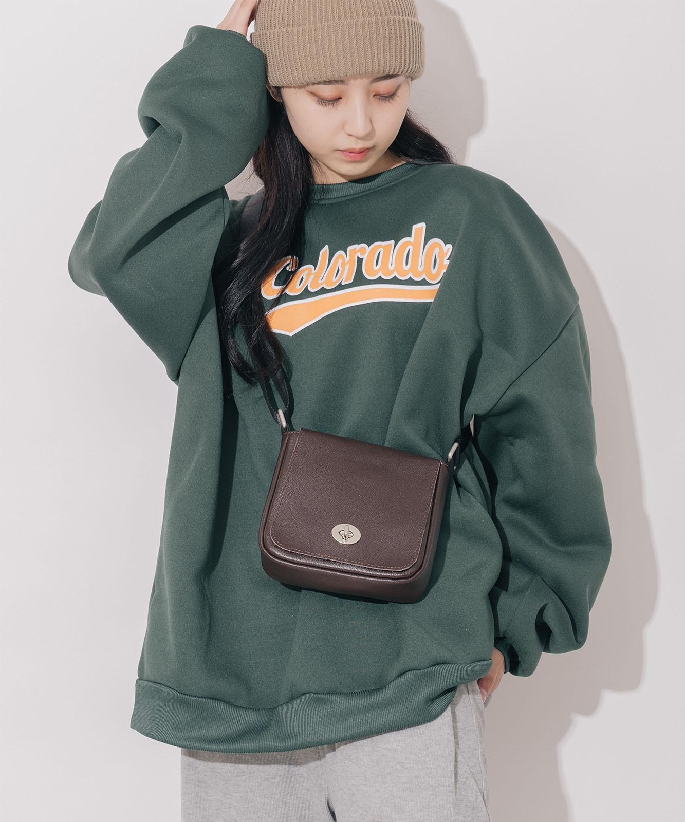 DEVICE＋ カウレザー フロントバックル ミニショルダーバッグ