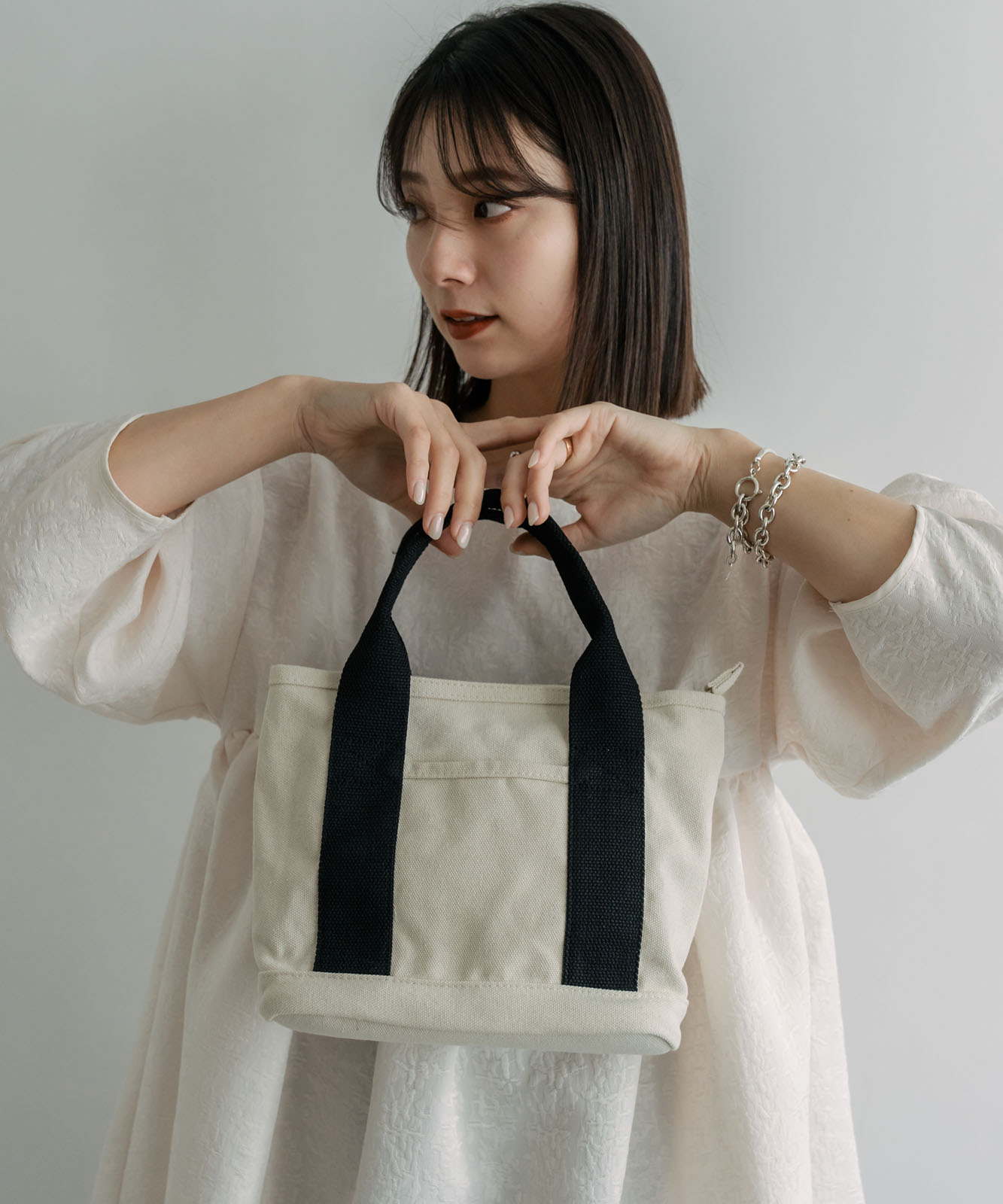 Rename ファスナー付 仕切り ミニ トートバッグ