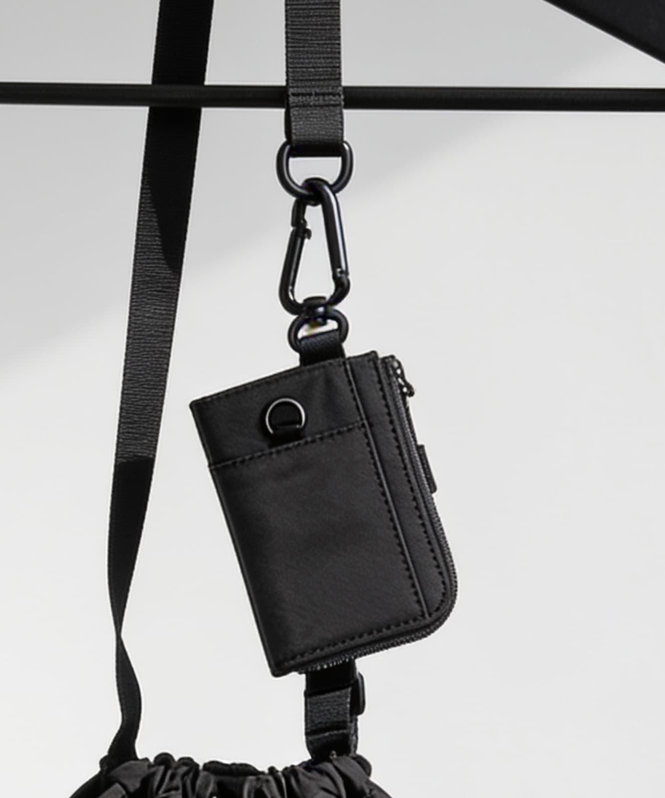 【 DEVICE 】 カラビナ付き マルチ コインケース ミニ財布 フラグメントケース ポーチ L字ファスナー ミリタリー MA-1風 メンズ レディース ユニセックス DPN26030