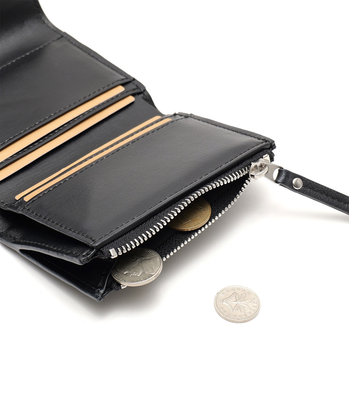 【DEVICE】 メタルバックル スタッズ ミニウォレット 三つ折り財布 コンパクト財布 Y2K ストリート メンズ レディース DPG26042 メンズ レディース ユニセックス おしゃれ 大容量 軽量 通学 通勤 韓国ストリート DPG26042