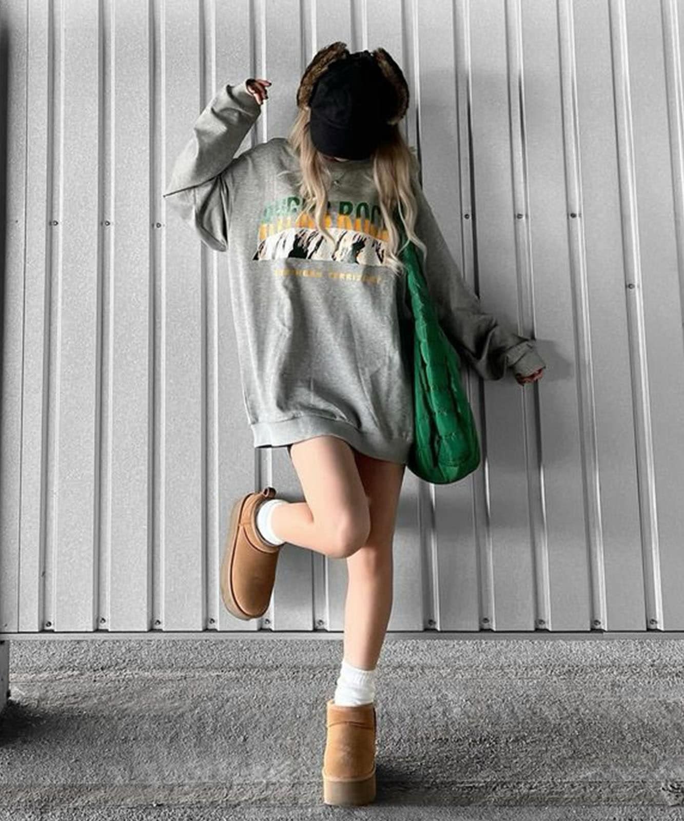 ルーズグラフィックプリント スウェット トレーナー メンズ レディース 秋服 冬服