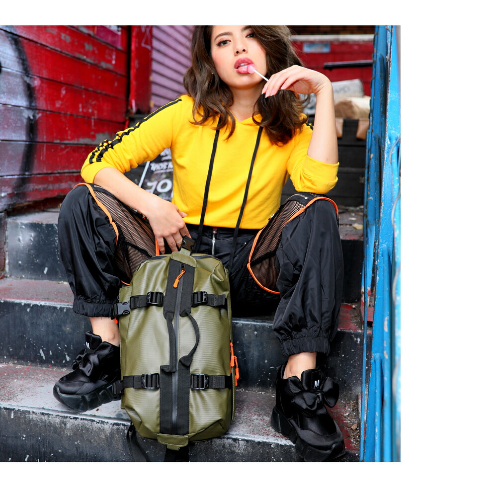 DEVICE 多機能フロントファスナーメガボディバッグ