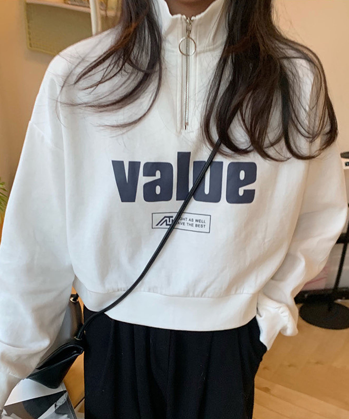 DEVICE select 韓国風フロントロゴ ハーフジップ スウェットトレーナー(ショート丈) レディース