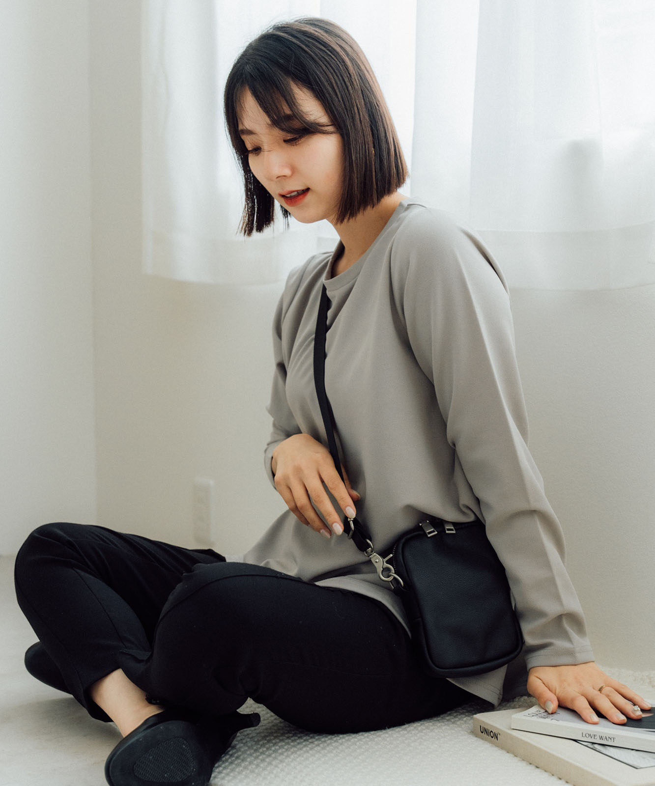 DEVICE＋ 本革カウレザー ミニショルダーバッグ