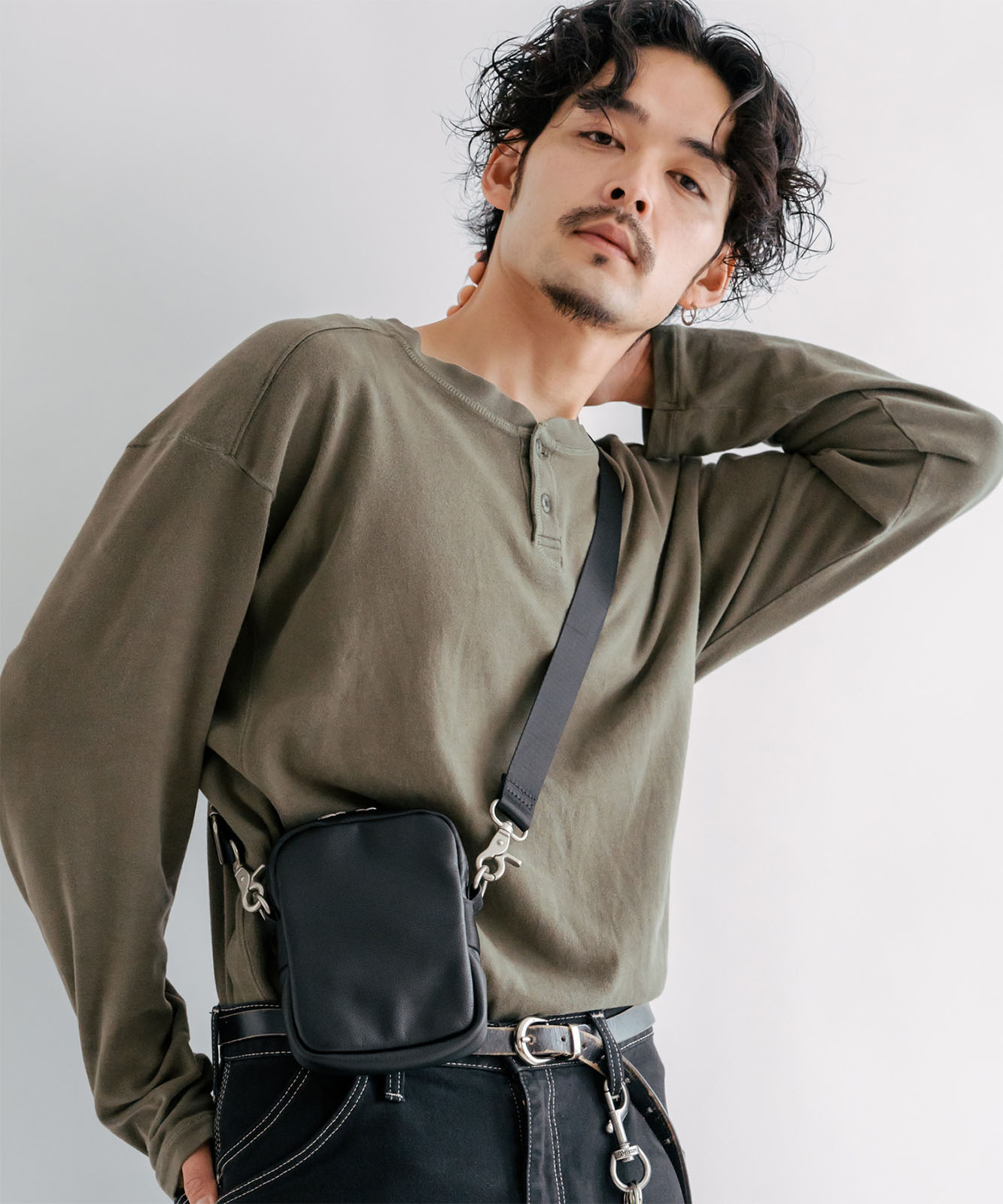 DEVICE＋ 本革カウレザー ミニショルダーバッグ