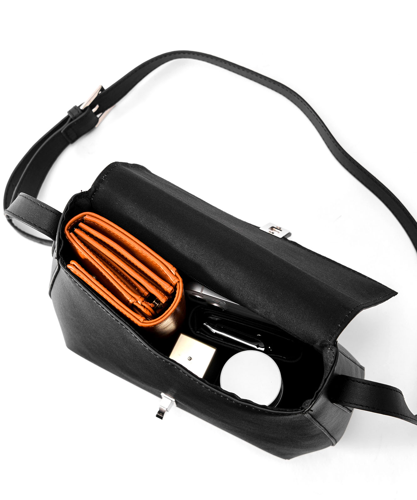 Rename フェイクレザーフラップ ショルダーバッグ RSG22033