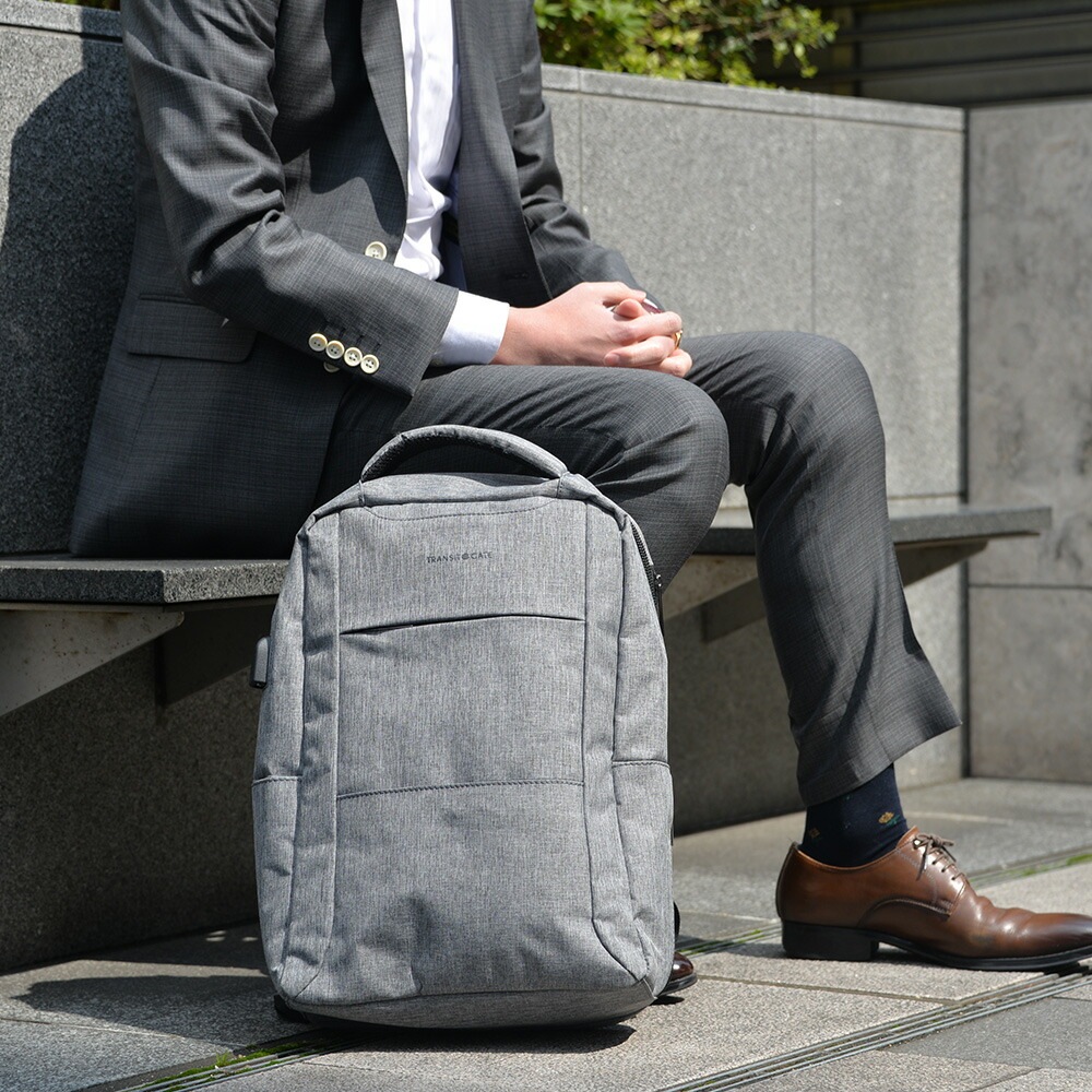 TransitGate G4 ナイロンビジネスバックパック (USBポート装備)