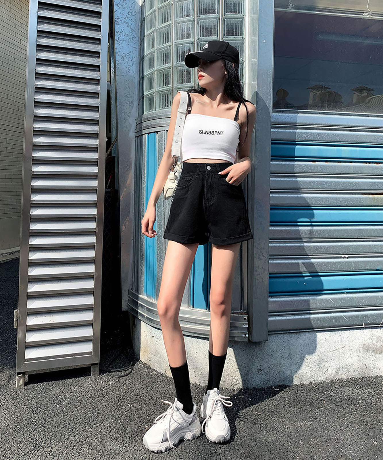 DEVICE select シンプルデザイン ハイウエスト デニム ショートパンツ ノームコア レディース