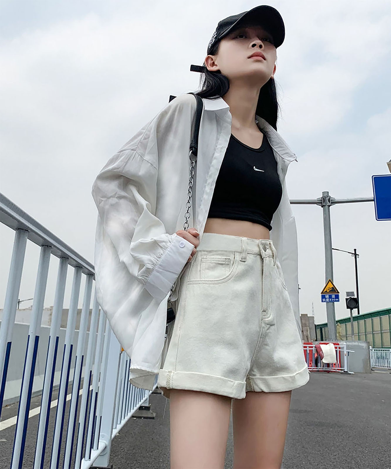 DEVICE select シンプルデザイン ハイウエスト デニム ショートパンツ ノームコア レディース