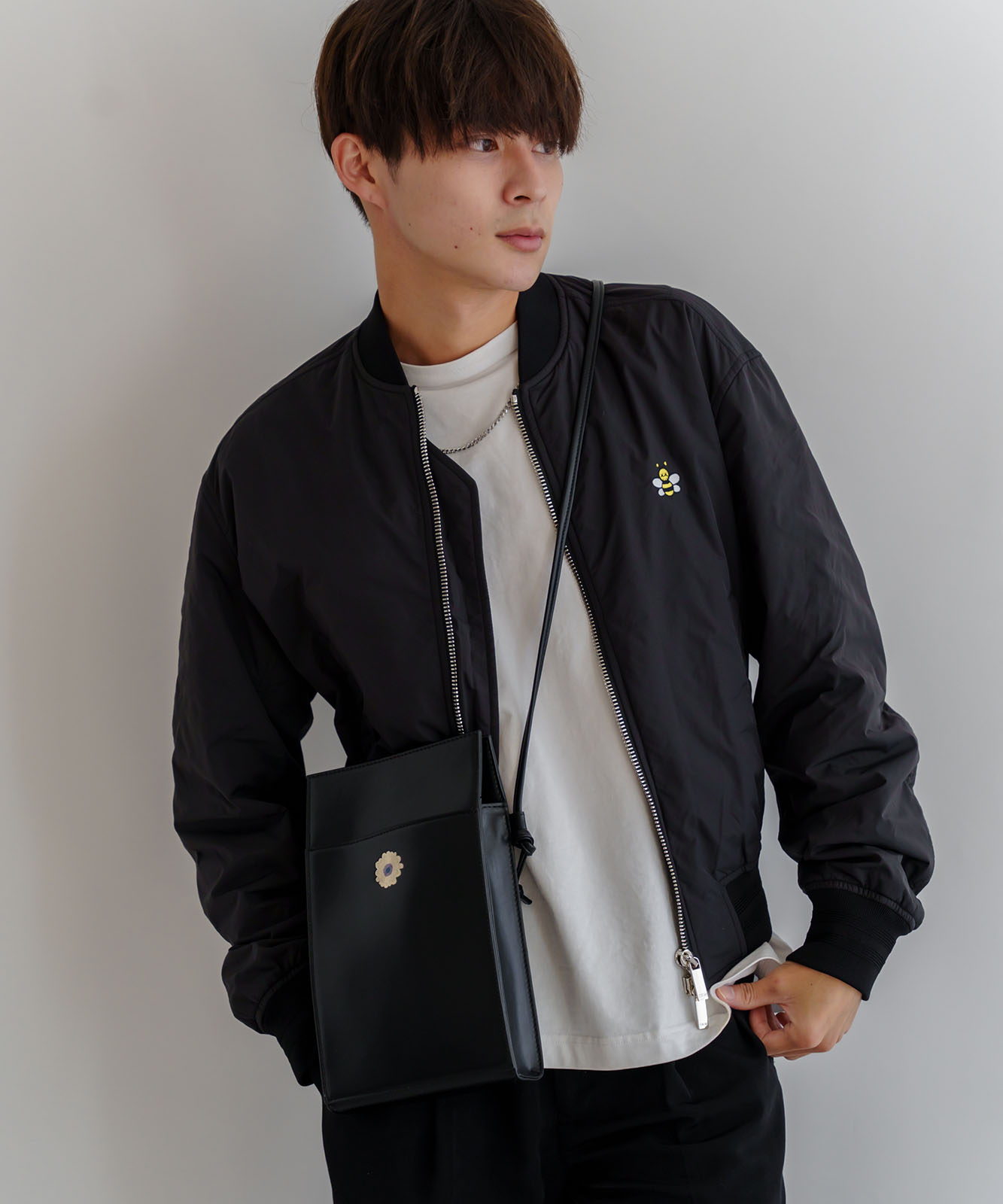 Rename フラワー  ロゴ刺繍 ショルダーバッグ