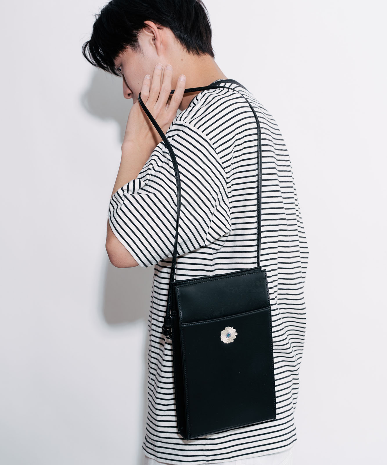 Rename フラワー  ロゴ刺繍 ショルダーバッグ