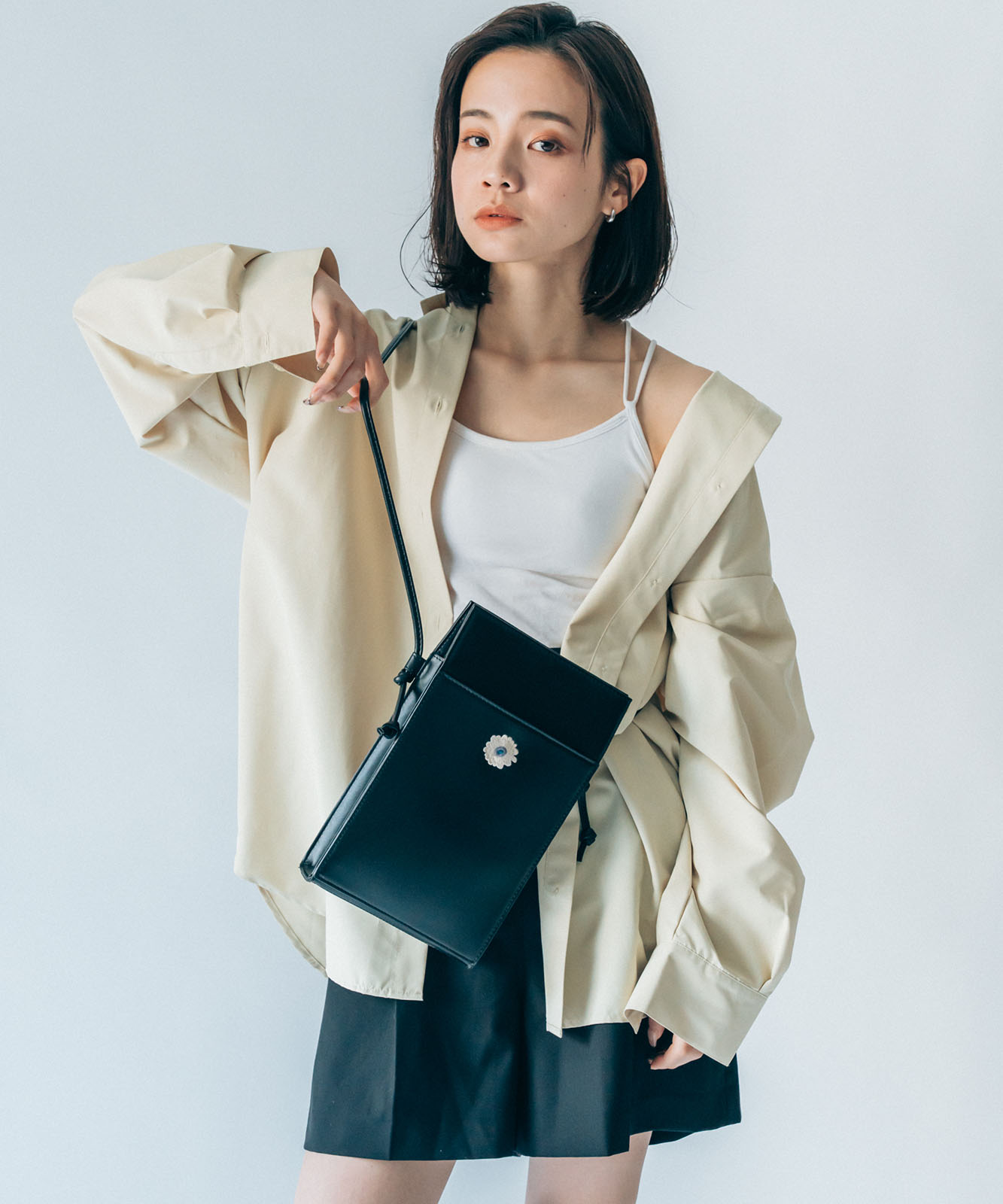 ロゴショルダーバッグ Rename フラワー ロゴ刺繍 ショルダーバッグ RSG22429