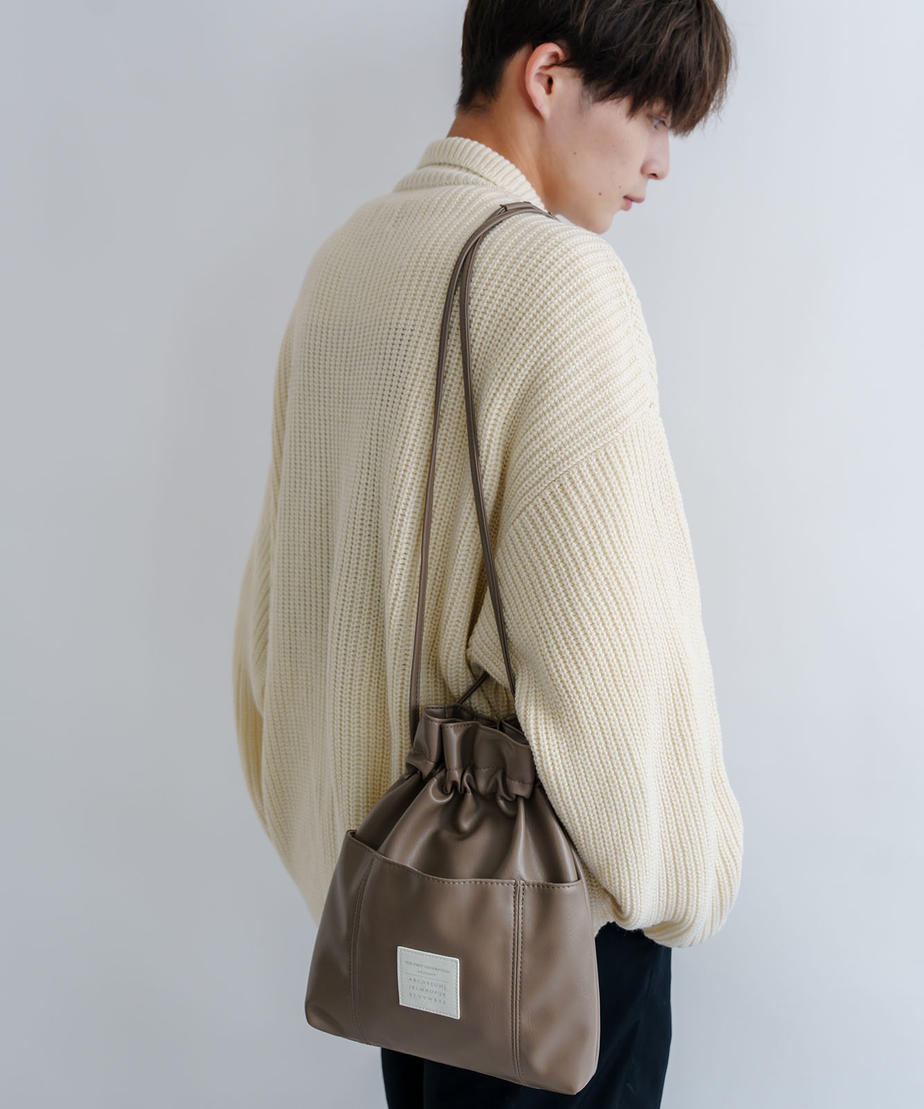 Rename カジュアルデザイン オリジナルタグ 巾着ショルダーバッグ