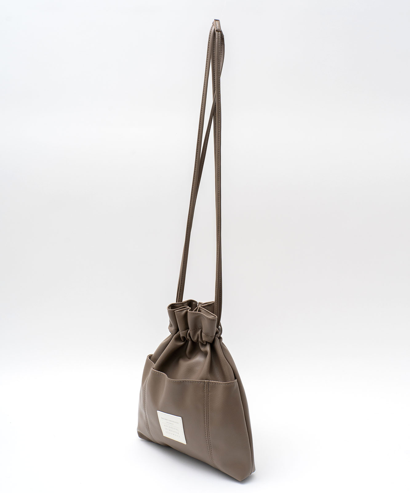 Rename カジュアルデザイン オリジナルタグ 巾着ショルダーバッグ