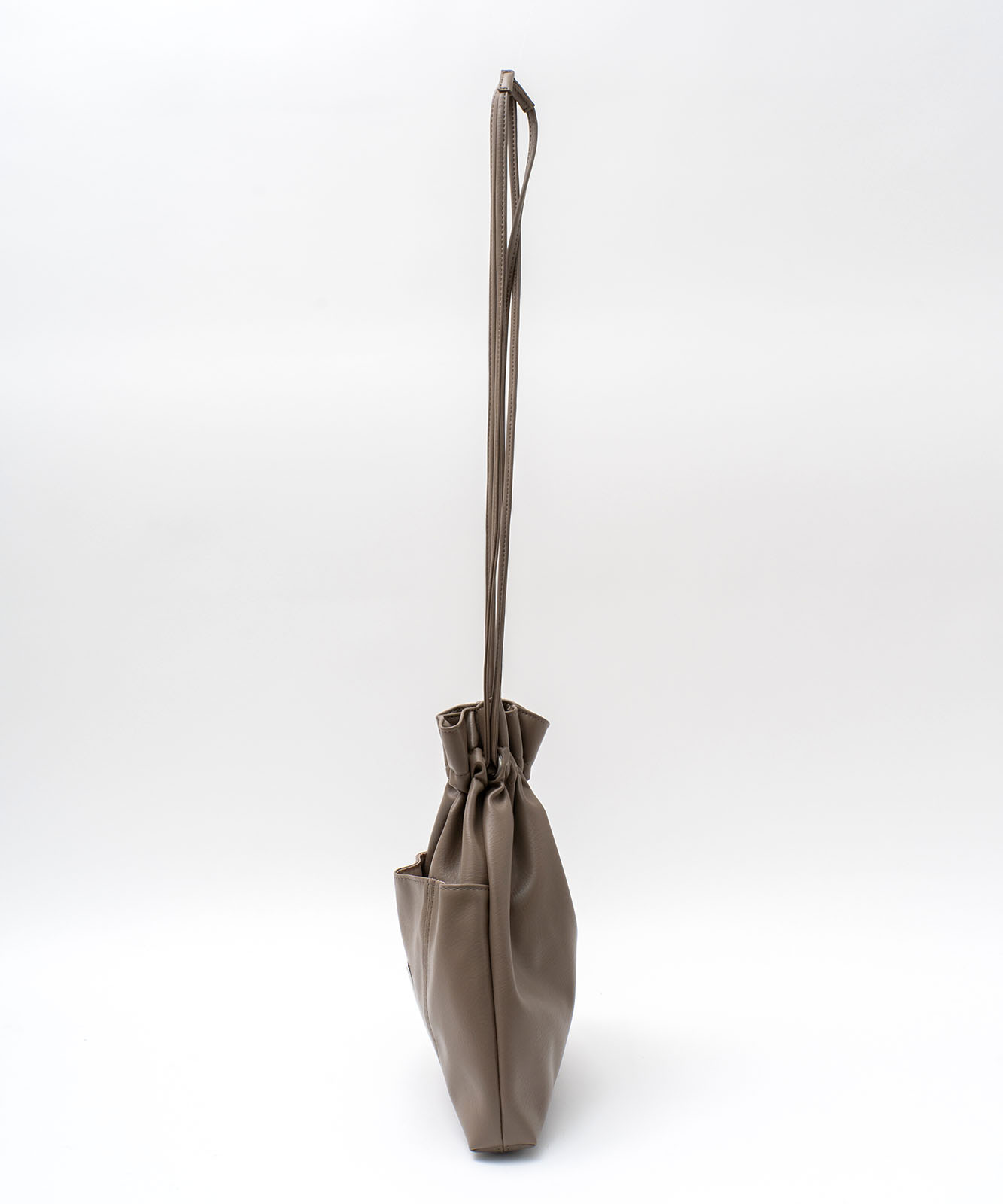 Rename カジュアルデザイン オリジナルタグ 巾着ショルダーバッグ