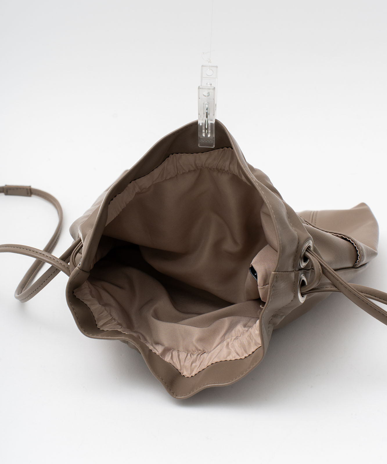 Rename カジュアルデザイン オリジナルタグ 巾着ショルダーバッグ