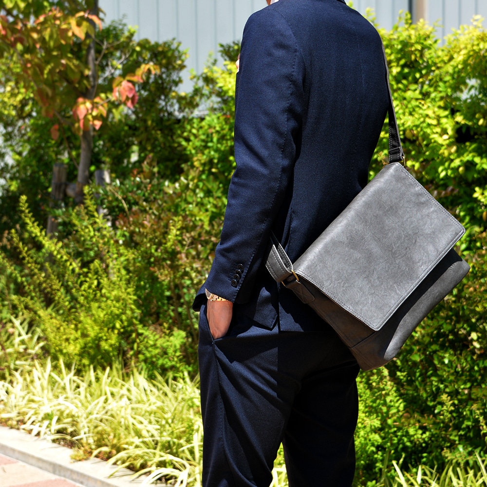 Rename roots ショルダーバッグ