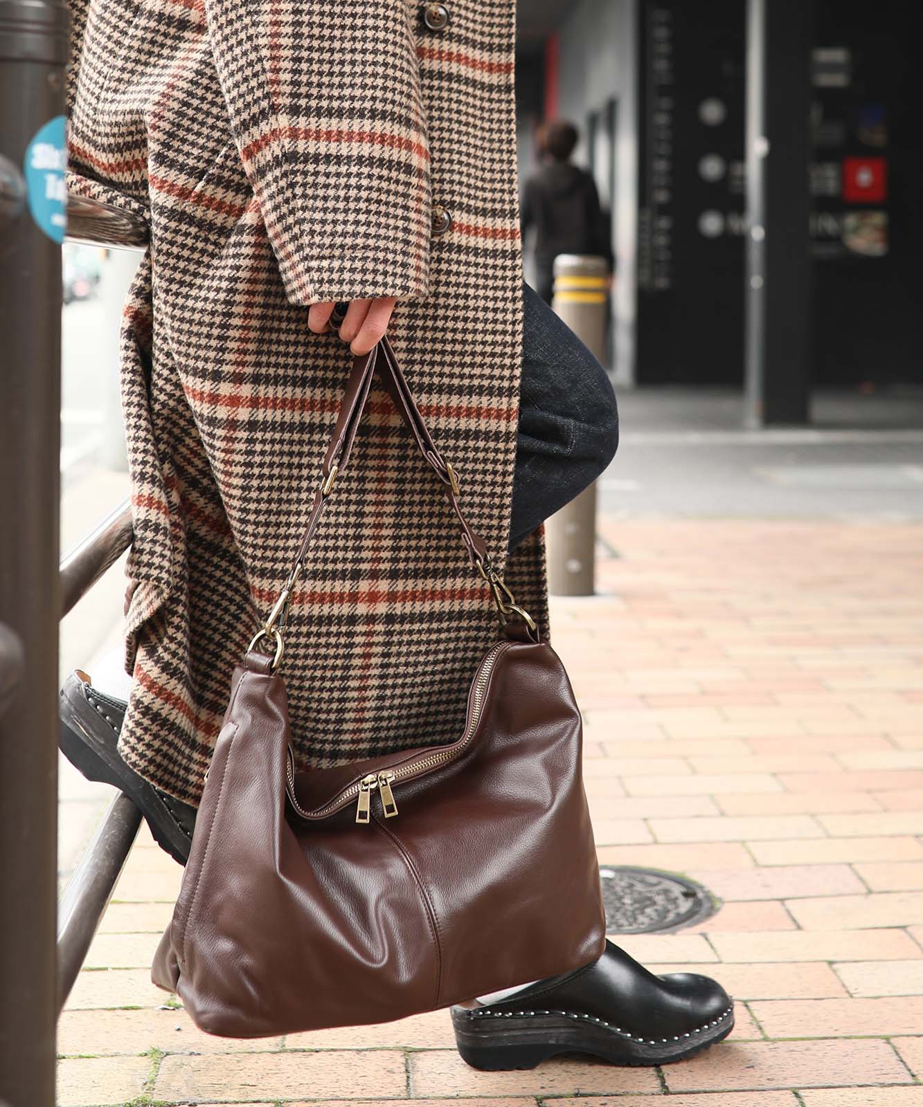 【 DEVICE 】 TransitGate G2 本革エディターズバッグ ショルダーバッグ 大容量 横長 牛革 レザー 2WAY 通勤 通学 高見え メンズ レディース ユニセックス TGS7013