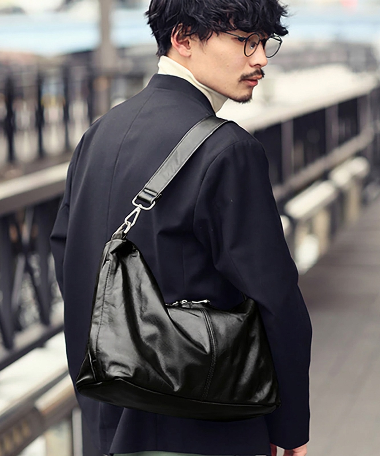 【 DEVICE 】 TransitGate G2 本革エディターズバッグ ショルダーバッグ 大容量 横長 牛革 レザー 2WAY 通勤 通学 高見え メンズ レディース ユニセックス TGS7013