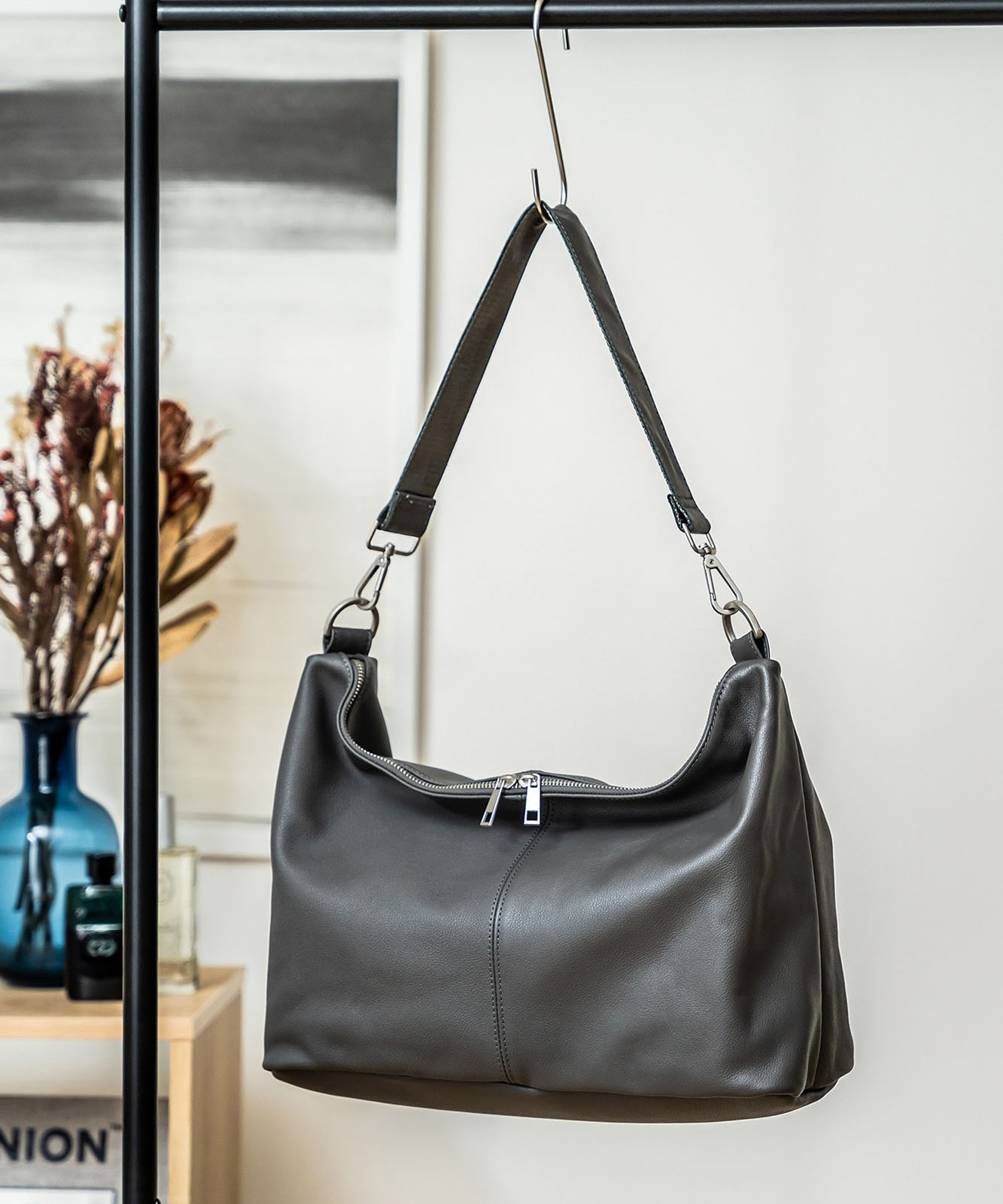 【 DEVICE 】 TransitGate G2 本革エディターズバッグ ショルダーバッグ 大容量 横長 牛革 レザー 2WAY 通勤 通学 高見え メンズ レディース ユニセックス TGS7013