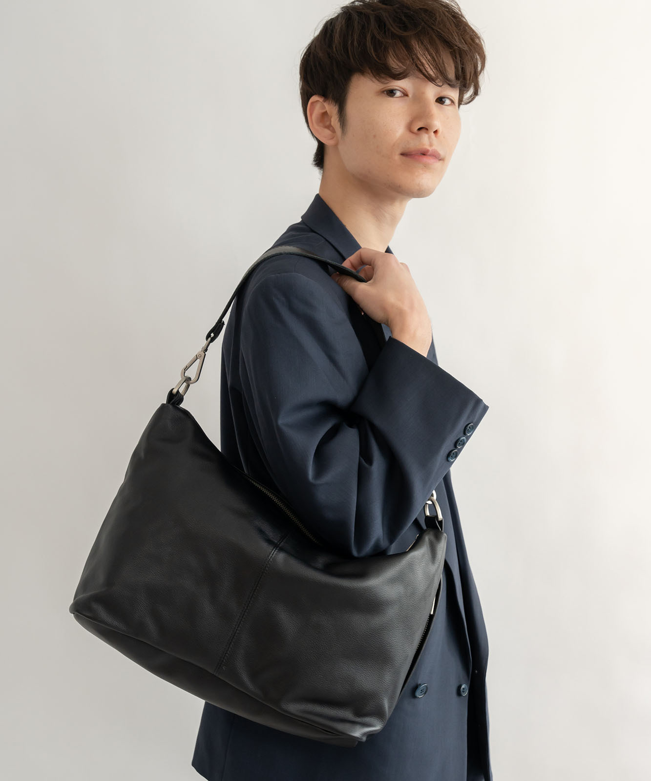 【 DEVICE 】 TransitGate G2 本革エディターズバッグ ショルダーバッグ 大容量 横長 牛革 レザー 2WAY 通勤 通学 高見え メンズ レディース ユニセックス TGS7013