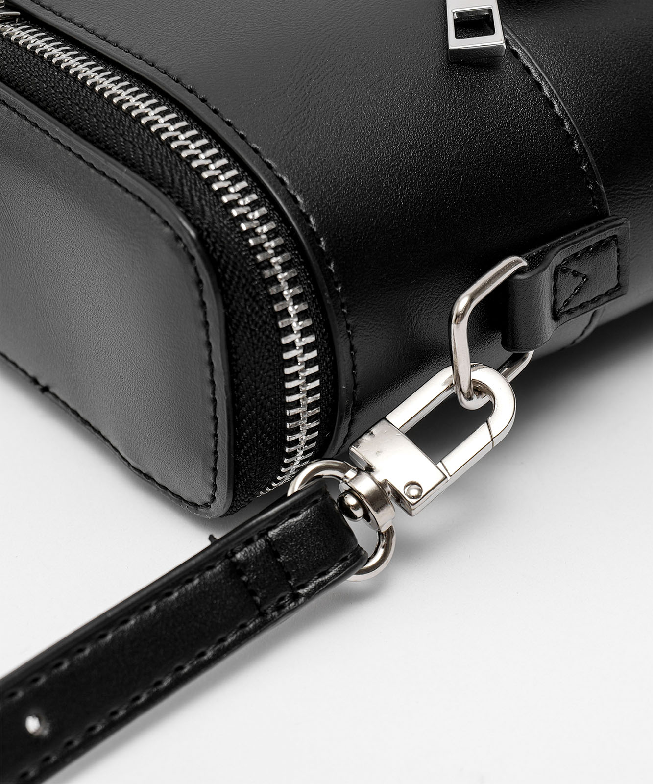 新品 BLACK DESIGN 1/2 ストレージバッグ ブラックデザイン 新品 BLACK DESIGN 1/2 ストレージバッグ ブラックデザイン