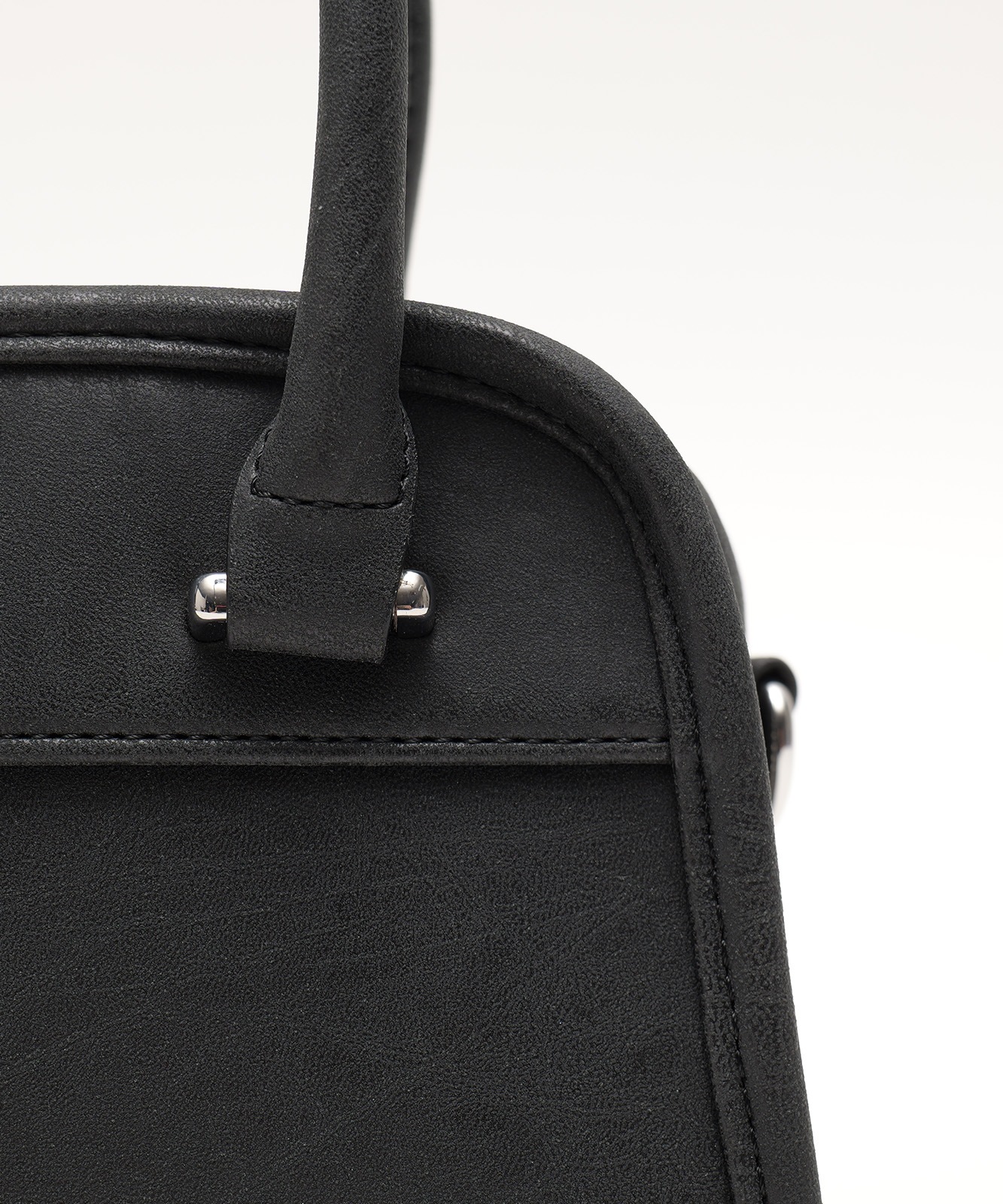 【 DEVICE GAL 】 Heart Tease 3連チャーム付き ヴィンテージライク 2way ラウンドミニボストンバッグ レディース おしゃれ ブランド 学生 カジュアル きれいめ 大人 女性 DTG25036