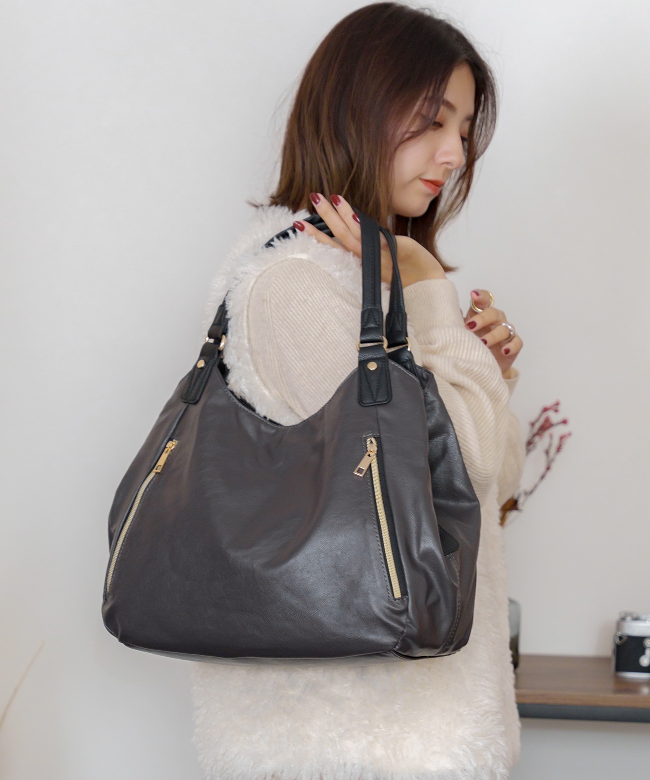 【 Rename 】 軽量ゴールドファスナーナイロントートバッグ レディース ユニセックス 上品 高級感 フォーマル RTN70043