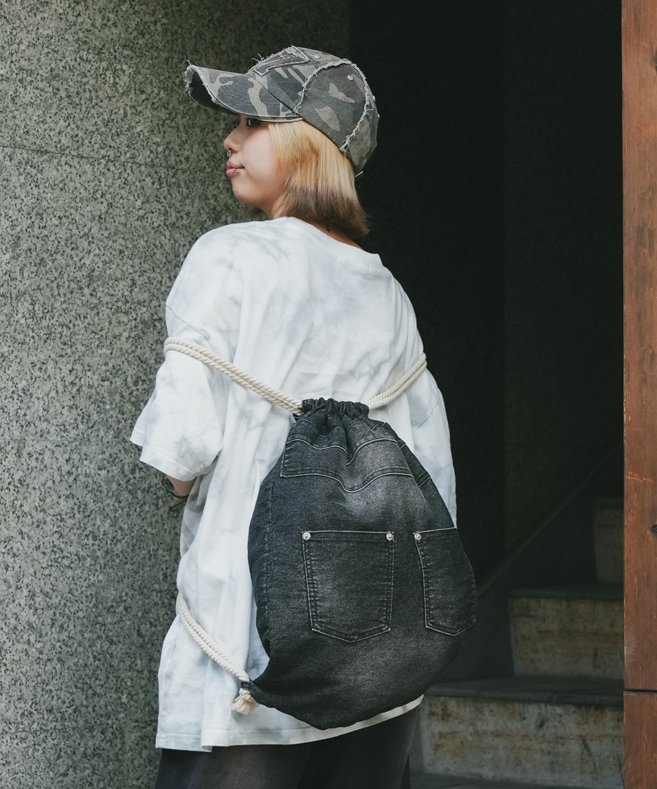 【 DEVICE 】 ウォッシュデニム ナップサック メンズ レディース ユニセックス 古着風 ユーズド加工 RRD24049