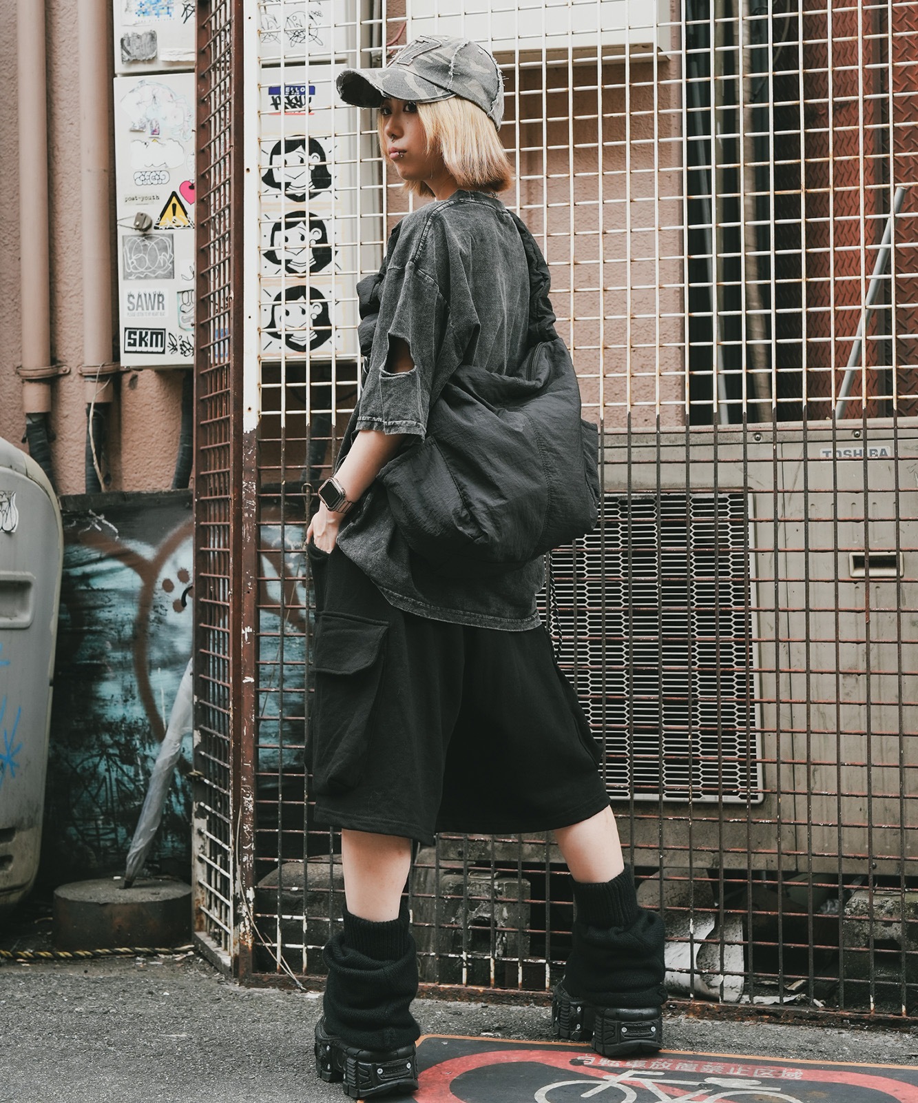 DEVICE+ 軽量  ギャザー ドローコード ショルダーバッグ メンズ レディース