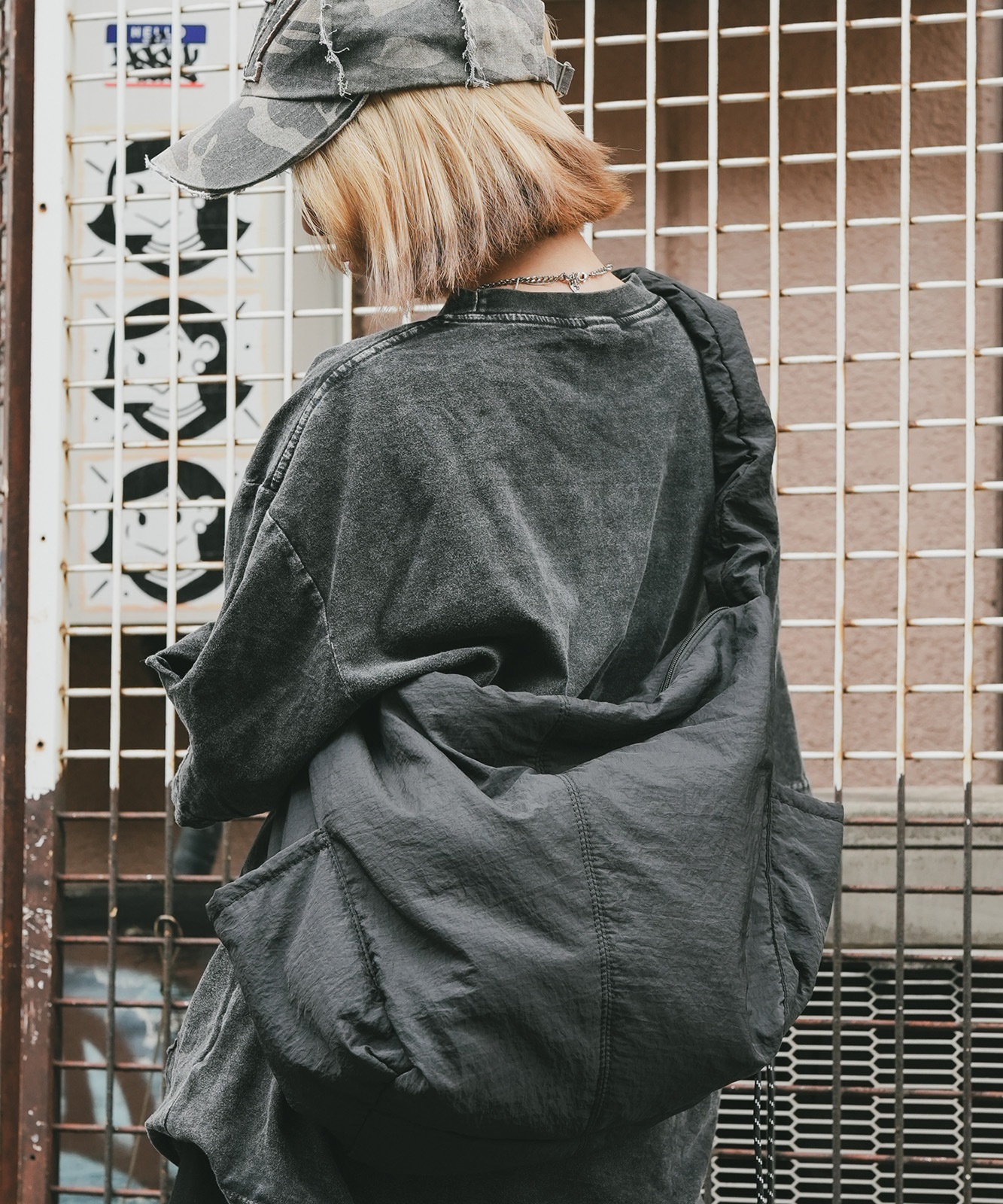 DEVICE+ 軽量  ギャザー ドローコード ショルダーバッグ メンズ レディース