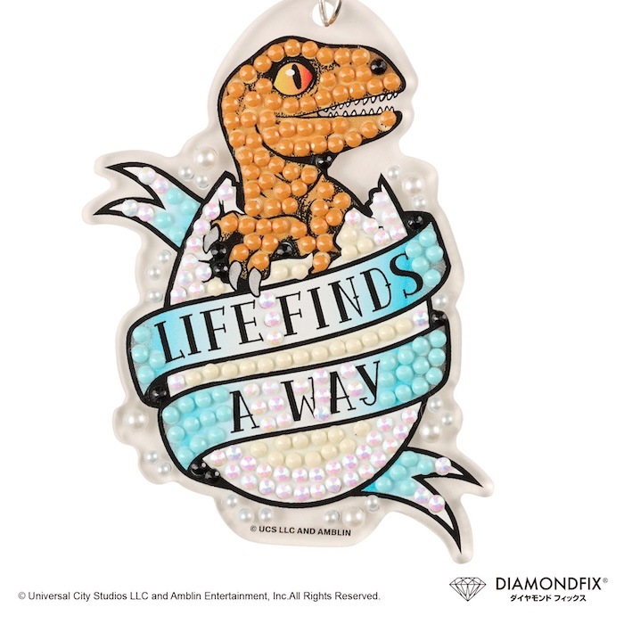 ジュラシック・ワールド キーホルダー 「Life finds a way