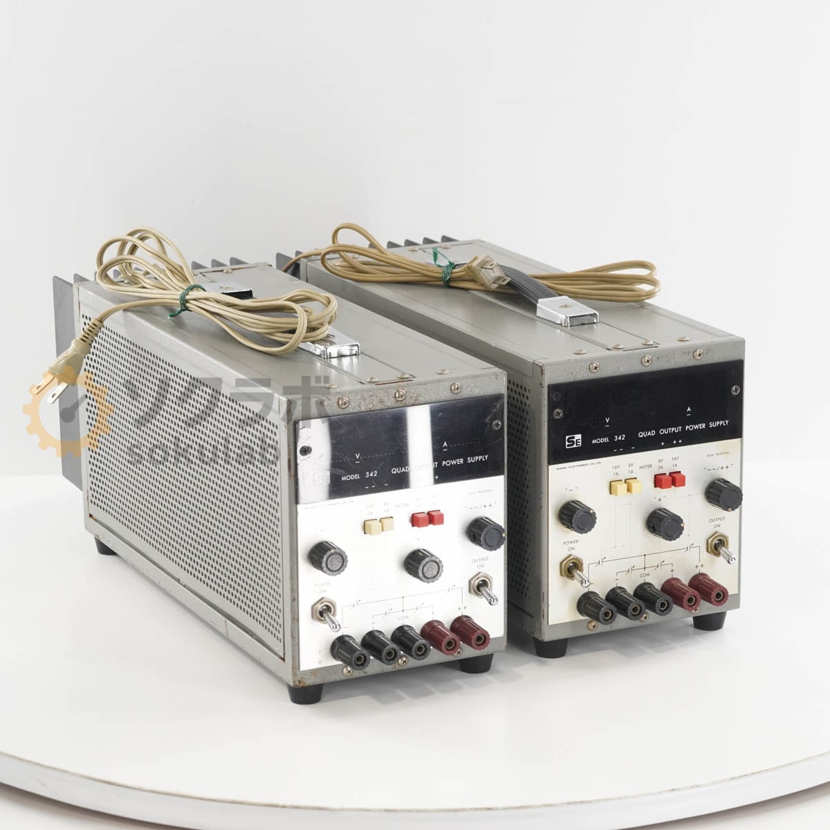 [DW]USED 8���ݾ� 2�楻�å� SHOWA ELECTRONICS 342 SE QUAD OUTPUT POWER SUPPLY �����åɽ����Ÿ� [07400-0039]
