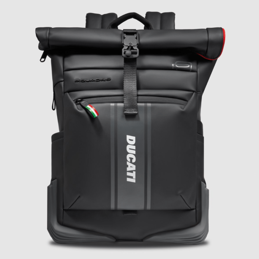 【NEW】D-Piquadro Roll | デイパック【ドゥカティ アパレル】