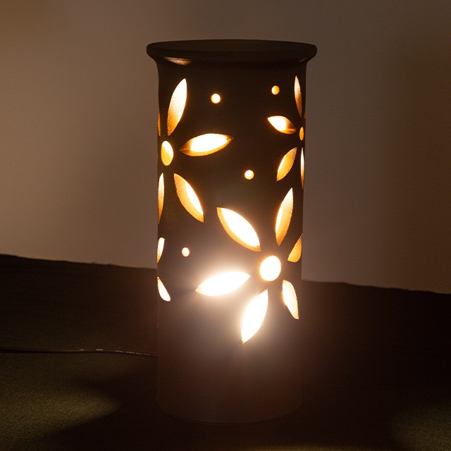 コゲ花彫丸庭円燈（屋外ライト付） 【Lot 1】