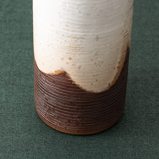 白釉松皮寸胴花入 【Lot 1】