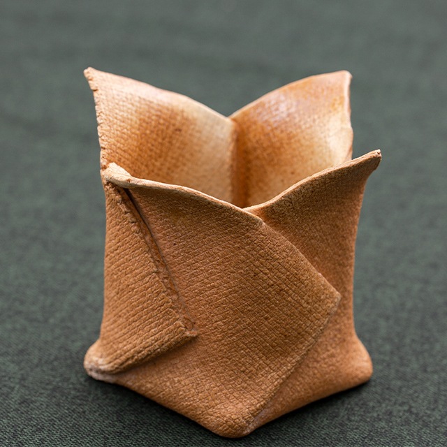 火色折り紙花入 【Lot 1】