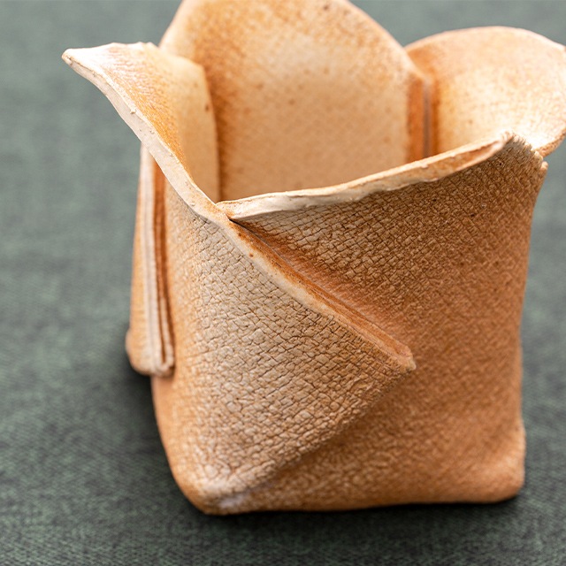 火色折り紙花入 【Lot 1】